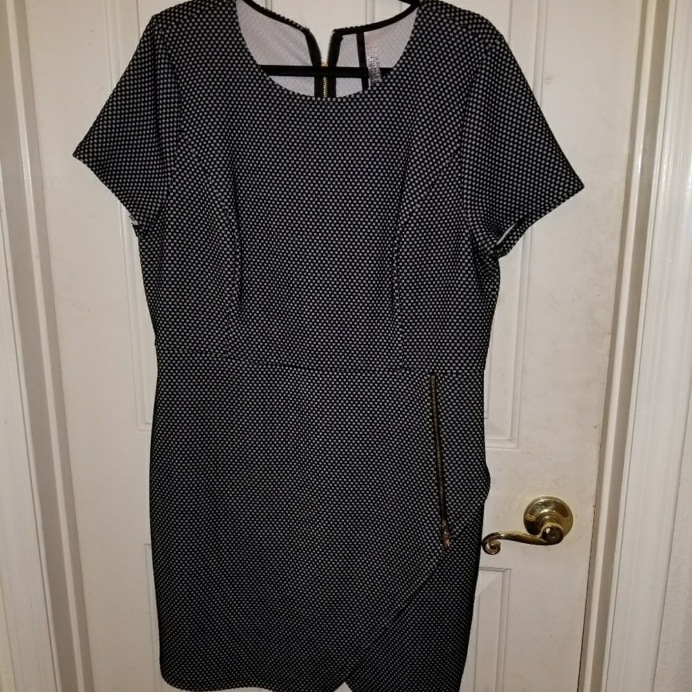 Black Kensie is dress with gold zipper